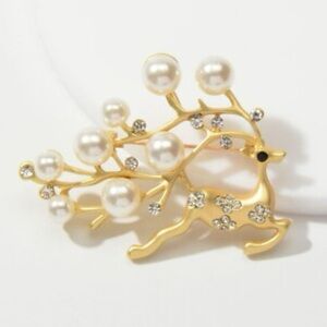 Pearl Rhinestone Gold tone Reindeer Brooch